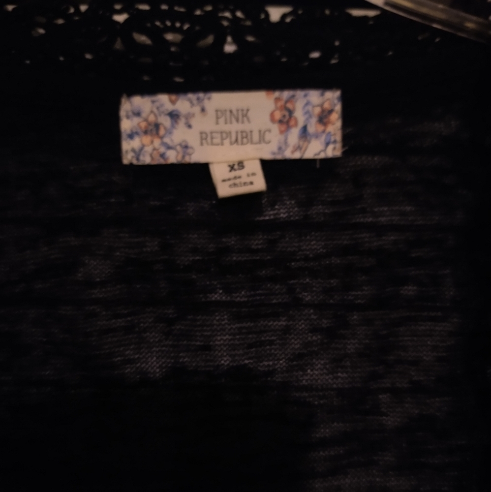 Pink Republic 🌸 Black lace Cardigan - Picture 2 of 2